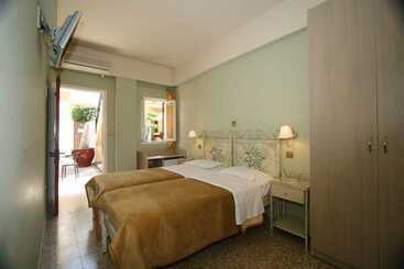 Paris Hotel