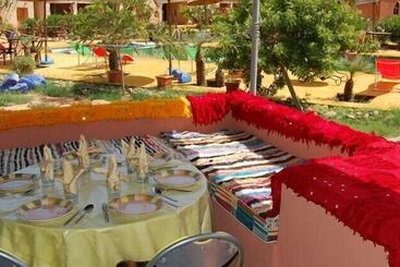 Well Center Riad Auberge Assounfou