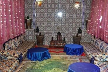 Well Center Riad Auberge Assounfou