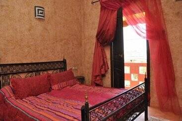 Well Center Riad Auberge Assounfou