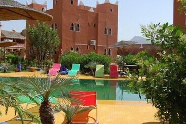 Well Center Riad Auberge Assounfou