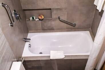 هتل Sotogrande Neopolitan