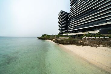 هتل The Reef Island Resort Mactan, Cebu