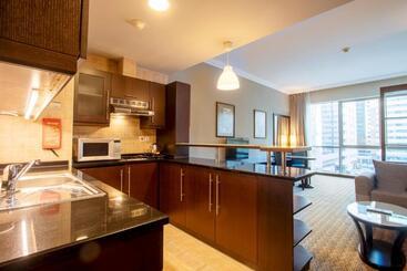 Al Manzel Hotel Apartments