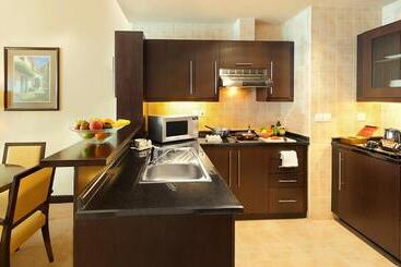 Al Manzel Hotel Apartments