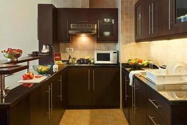 Al Manzel Hotel Apartments