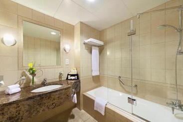 Al Manzel Hotel Apartments