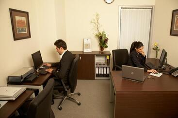 Al Manzel Hotel Apartments