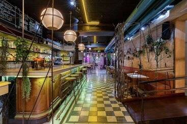 Casa Gracia Barcelona   Hostel