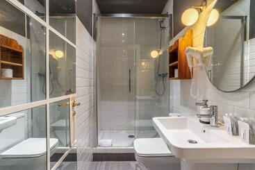 Casa Gracia Barcelona   Hostel