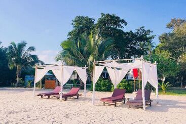 Al's Laemson Resort