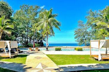 D Varee Mai Khao Beach Resort, Thailand