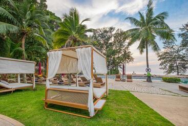 D Varee Mai Khao Beach Resort, Thailand