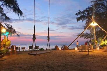 D Varee Mai Khao Beach Resort, Thailand