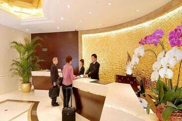 Golden Eagle Summit Hotel Downtown