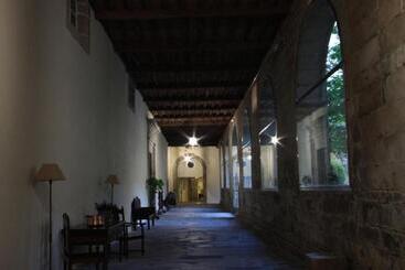 مسافرخانه Hospederia San Martin Pinario