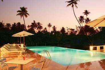 هتل Abad Turtle Beach
