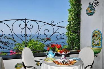 هتل Albergo La Conca Azzurra