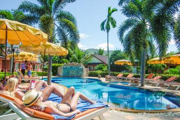فندق Andaman Seaside Resort Bangtao Beach