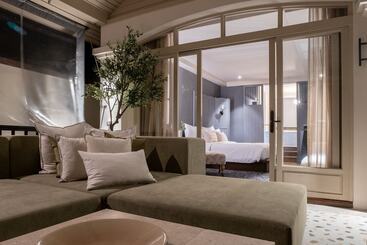 هتل B House Samui