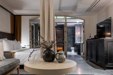 هتل B House Samui