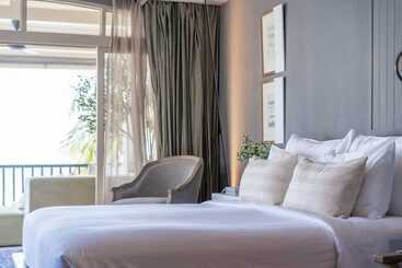 هتل B House Samui
