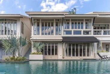 هتل B House Samui