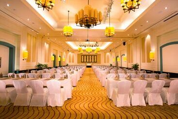 هتل Centara Grand Beach Resort Phuket   Sha Plus