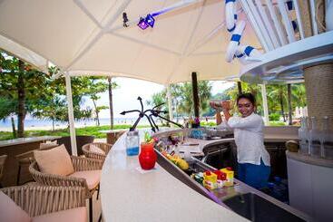 هتل Centara Grand Beach Resort Phuket   Sha Plus