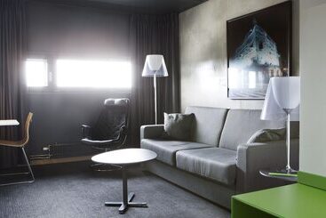Comfort Hotel Runway