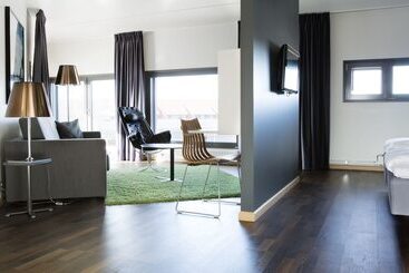 Comfort Hotel Runway