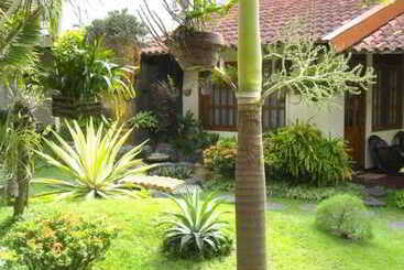 בית מלון כפרי Duta Guest House
