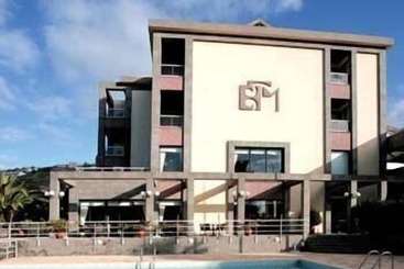 هتل Escola