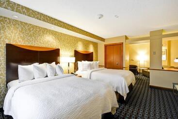 هتل Fairfield Inn & Suites Tampa Fairgrounds/casino