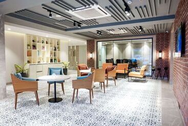 هتل Golden Tulip Lucknow