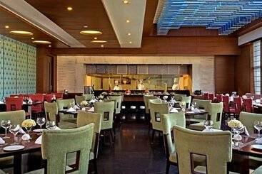 هتل Golden Tulip Lucknow