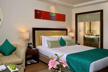 هتل Golden Tulip Lucknow