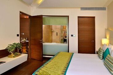 هتل Golden Tulip Lucknow