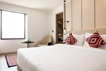 هتل Golden Tulip Lucknow