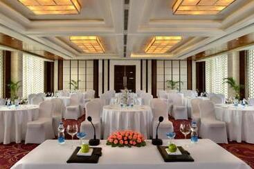 هتل Golden Tulip Lucknow