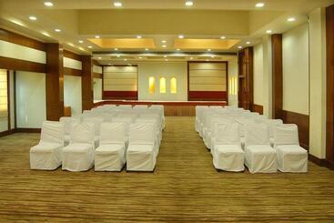 هتل Golden Tulip Lucknow