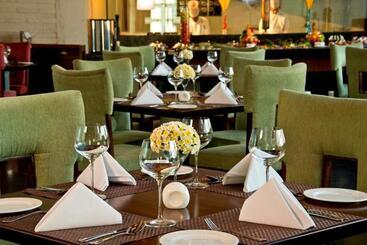 هتل Golden Tulip Lucknow