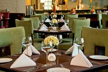 هتل Golden Tulip Lucknow