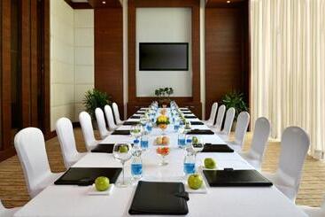 هتل Golden Tulip Lucknow