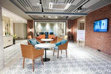 هتل Golden Tulip Lucknow