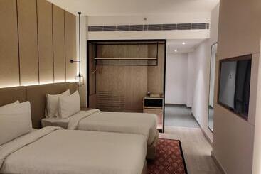 هتل Golden Tulip Lucknow
