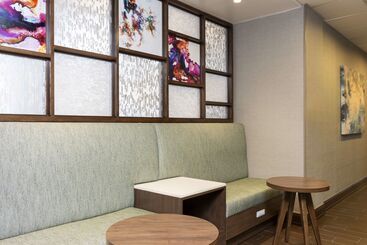 هتل Hampton Inn & Suites Fort Myers Colonial Blvd