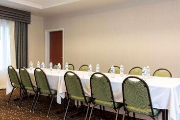 هتل Hampton Inn & Suites Fort Myers   Colonial Blvd
