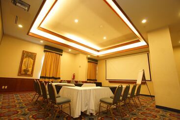هتل Hampton Inn By Hilton Tampico Aeropuerto