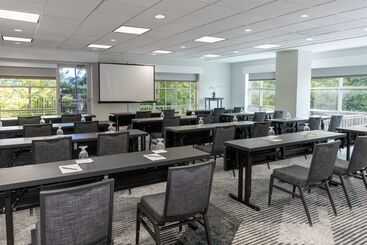 هتل Hilton Garden Inn Arlington/courthouse Plaza